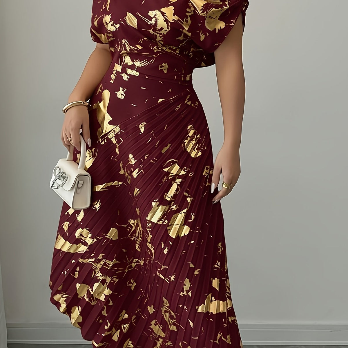 Symmetrisches, plissiertes Midikleid mit Folienoptik
