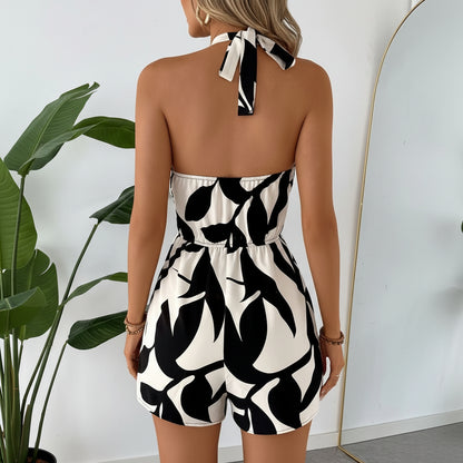 Sleek Breezy Jumpsuit with Minimalist Leaf Profile