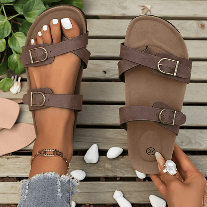 Einfache flache Ledersandalen