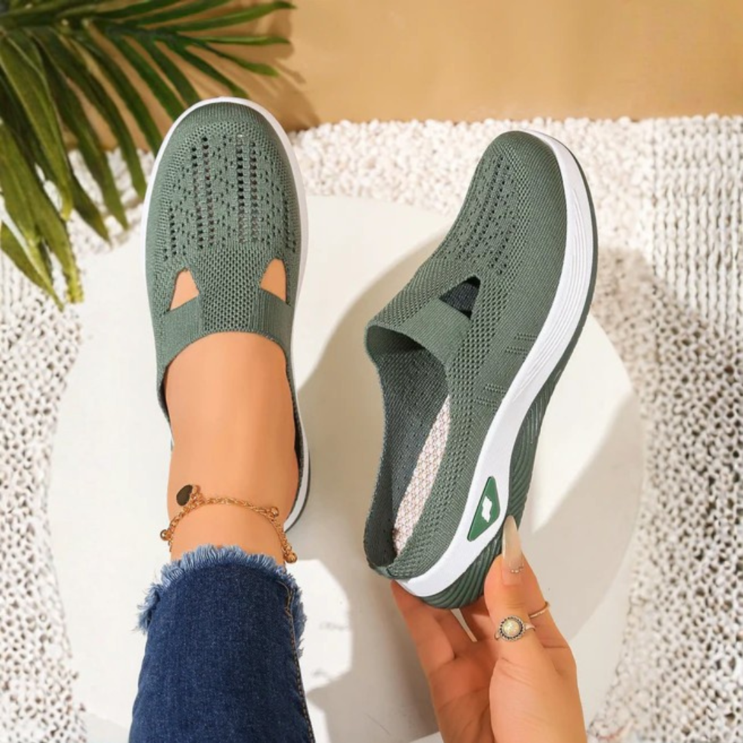 Atmungsaktive Slip-On-Sneaker mit offenem Strickmuster