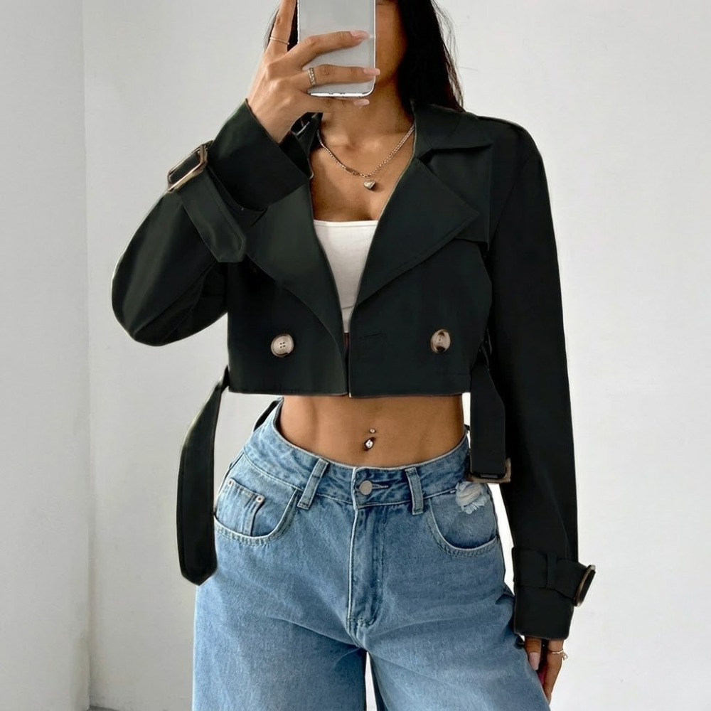 Kurz geschnittener Blazer mit Gürtel