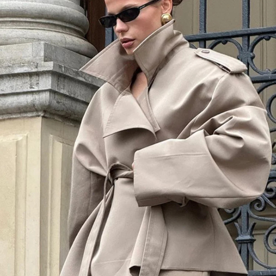 Übergroßer Trenchcoat mit Gürtel