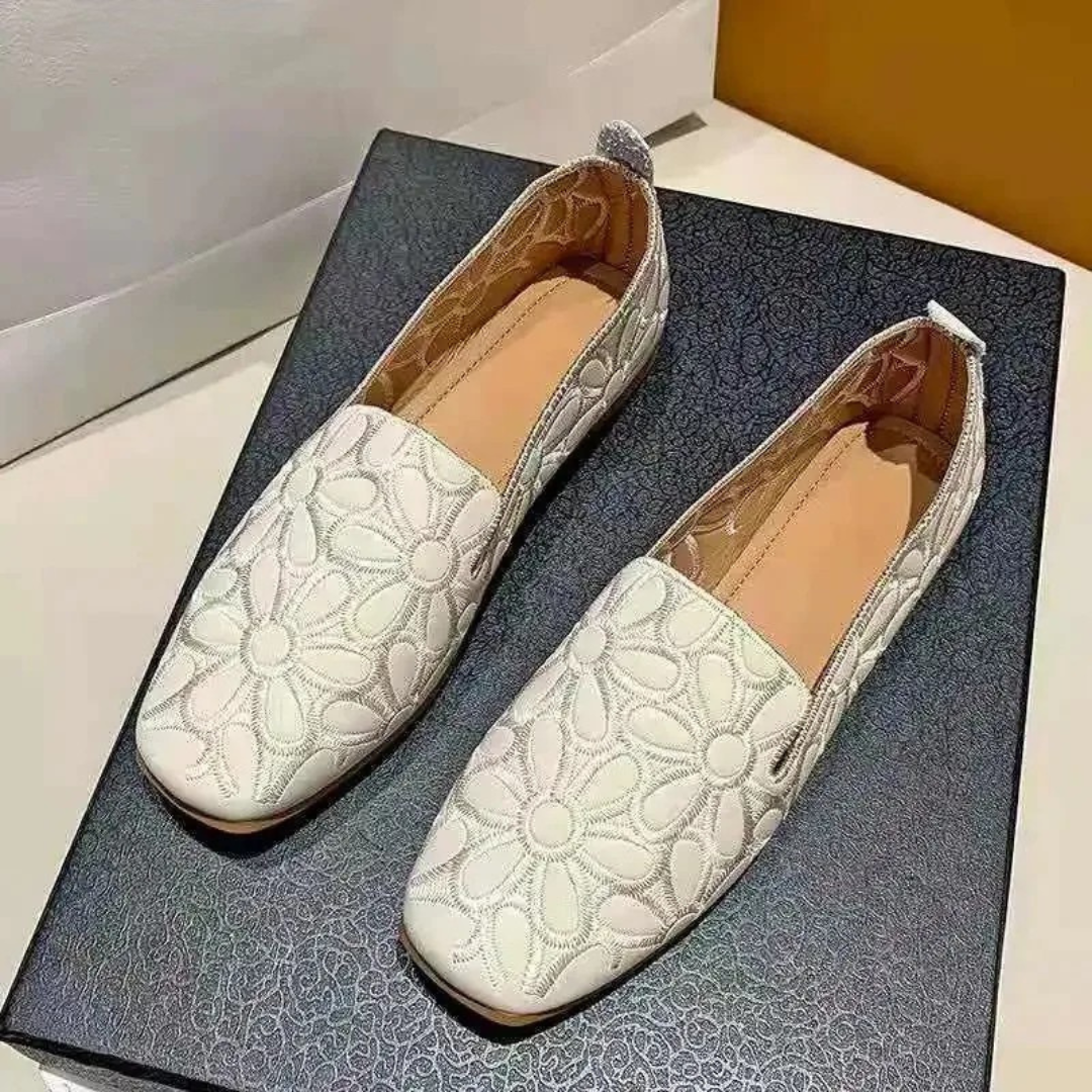 Floral Cut-Out Slipper ohne Schnürsenkel