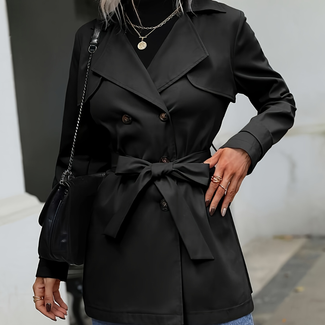 Klassischer langer Trenchcoat