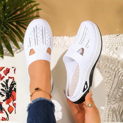 Atmungsaktive Slip-On-Sneaker mit offenem Strickmuster