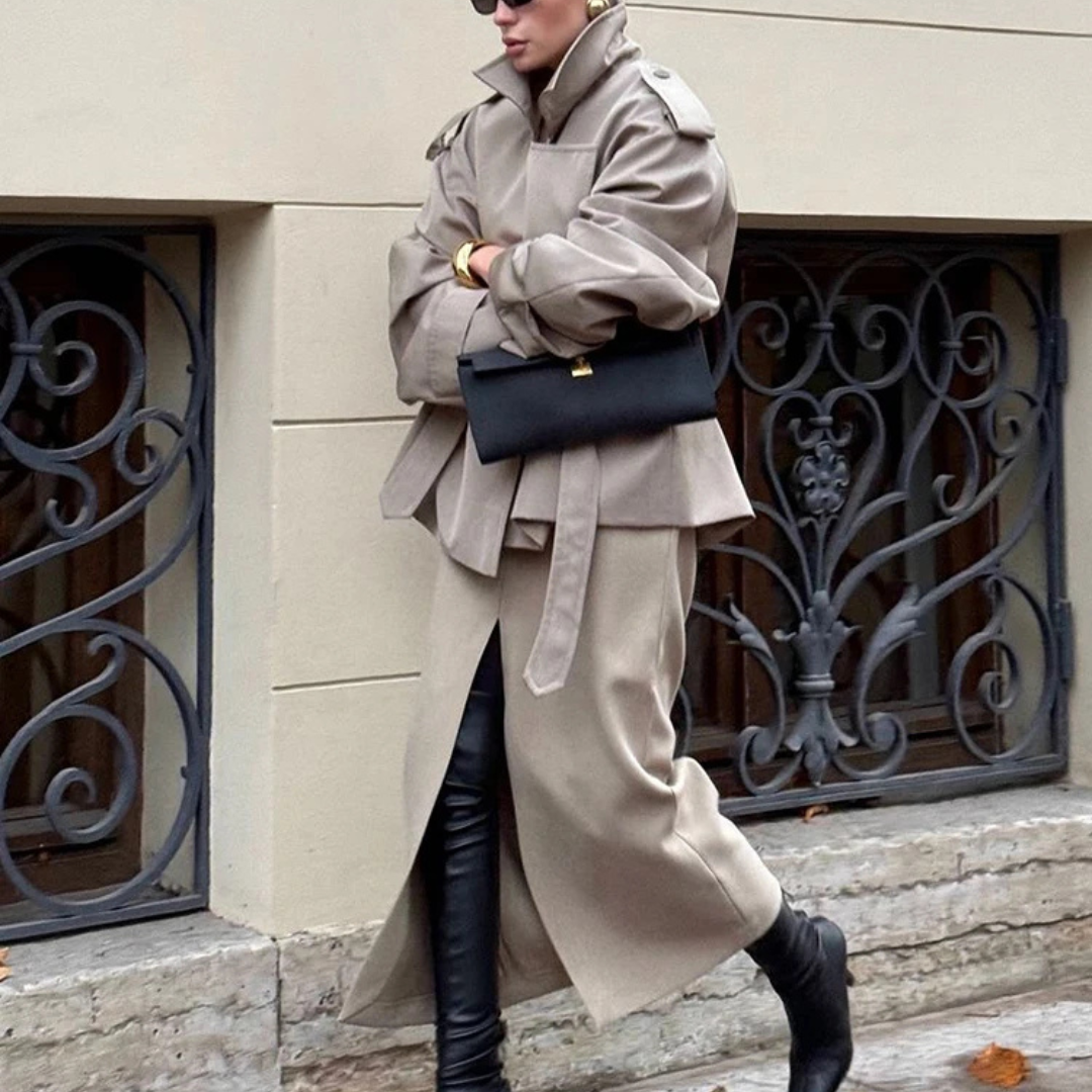 Übergroßer Trenchcoat mit Gürtel