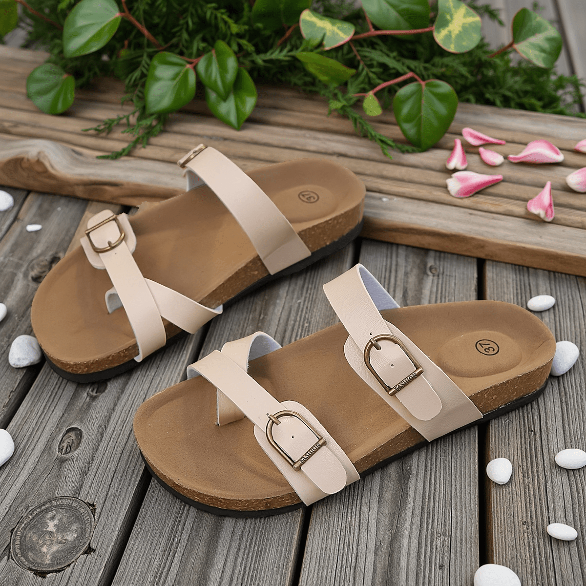 Einfache flache Ledersandalen