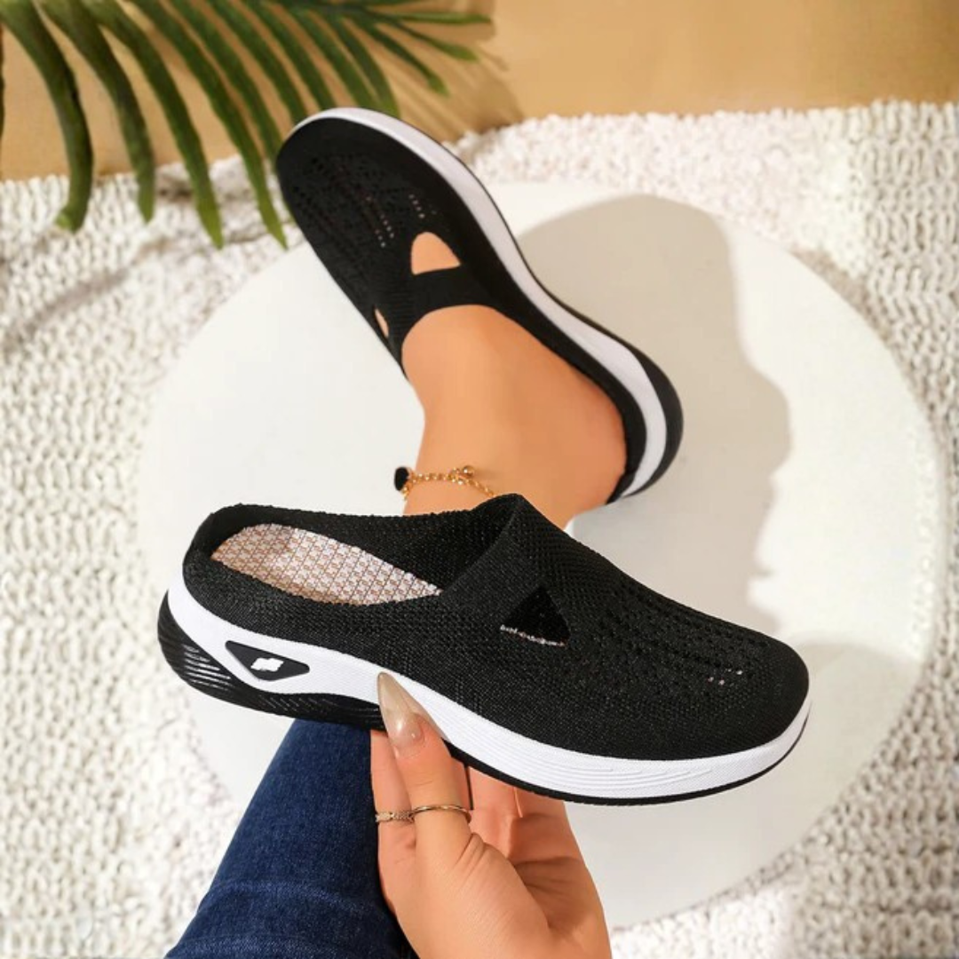 Atmungsaktive Slip-On-Sneaker mit offenem Strickmuster
