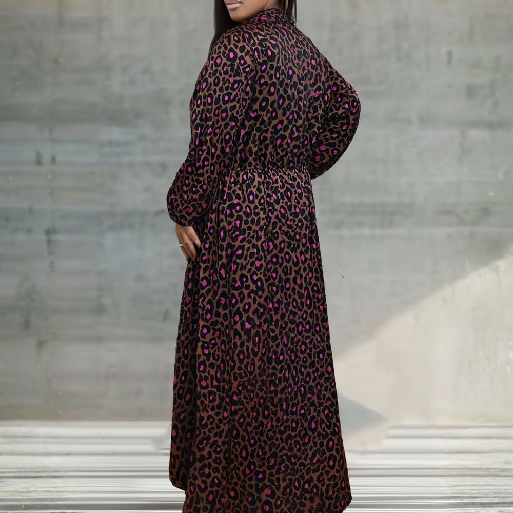 Großformatiges Hemdblusenkleid mit Leopardenmuster