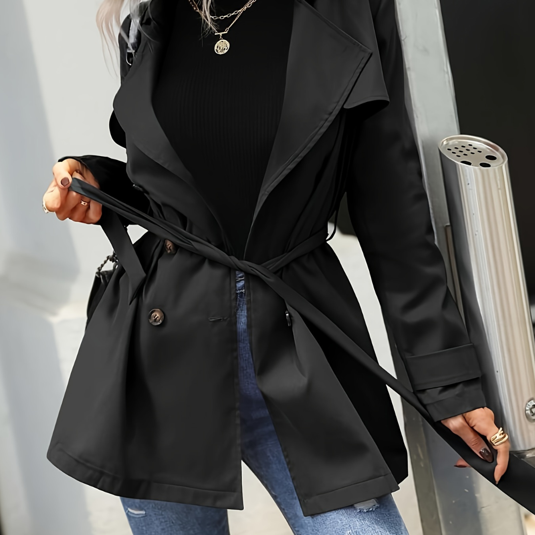 Klassischer langer Trenchcoat