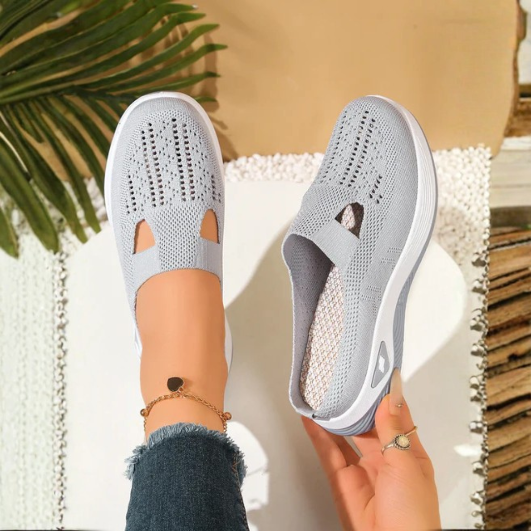 Atmungsaktive Slip-On-Sneaker mit offenem Strickmuster