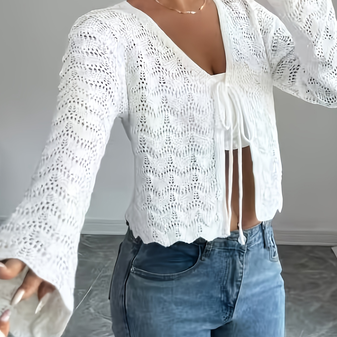Gehäkelter Strick-Cardigan mit Knoten vorne