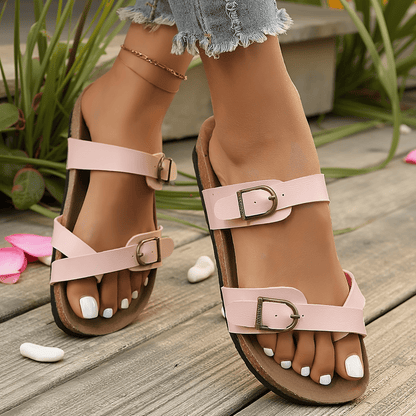 Einfache flache Ledersandalen