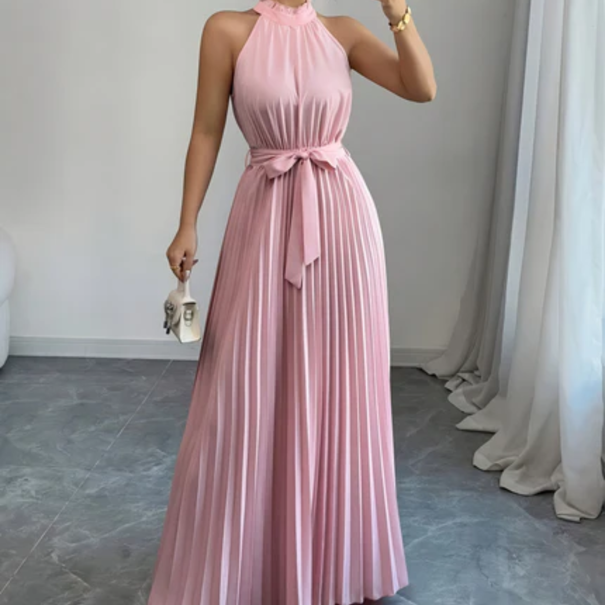 Ärmelloses, plissiertes Maxikleid mit Gürtel