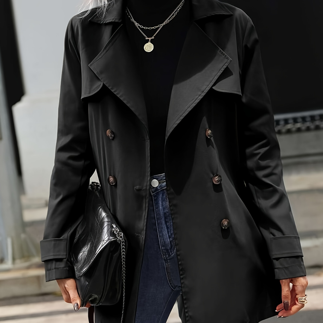 Klassischer langer Trenchcoat