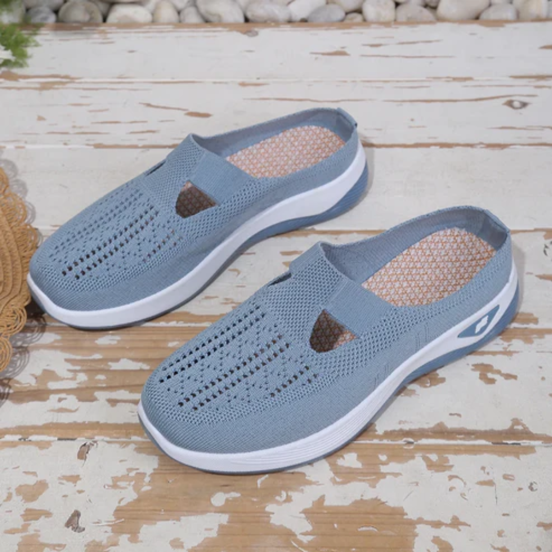 Atmungsaktive Slip-On-Sneaker mit offenem Strickmuster