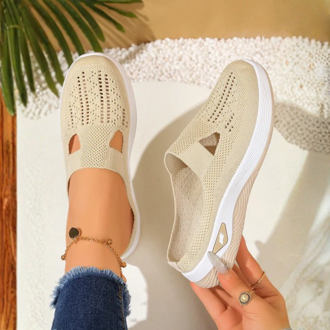 Atmungsaktive Slip-On-Sneaker mit offenem Strickmuster