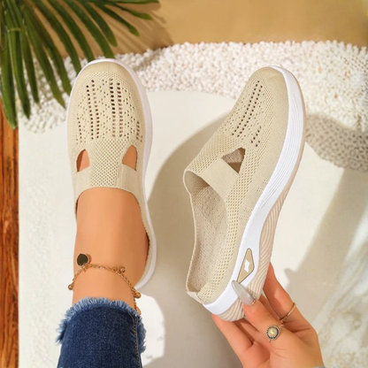 Atmungsaktive Slip-On-Sneaker mit offenem Strickmuster