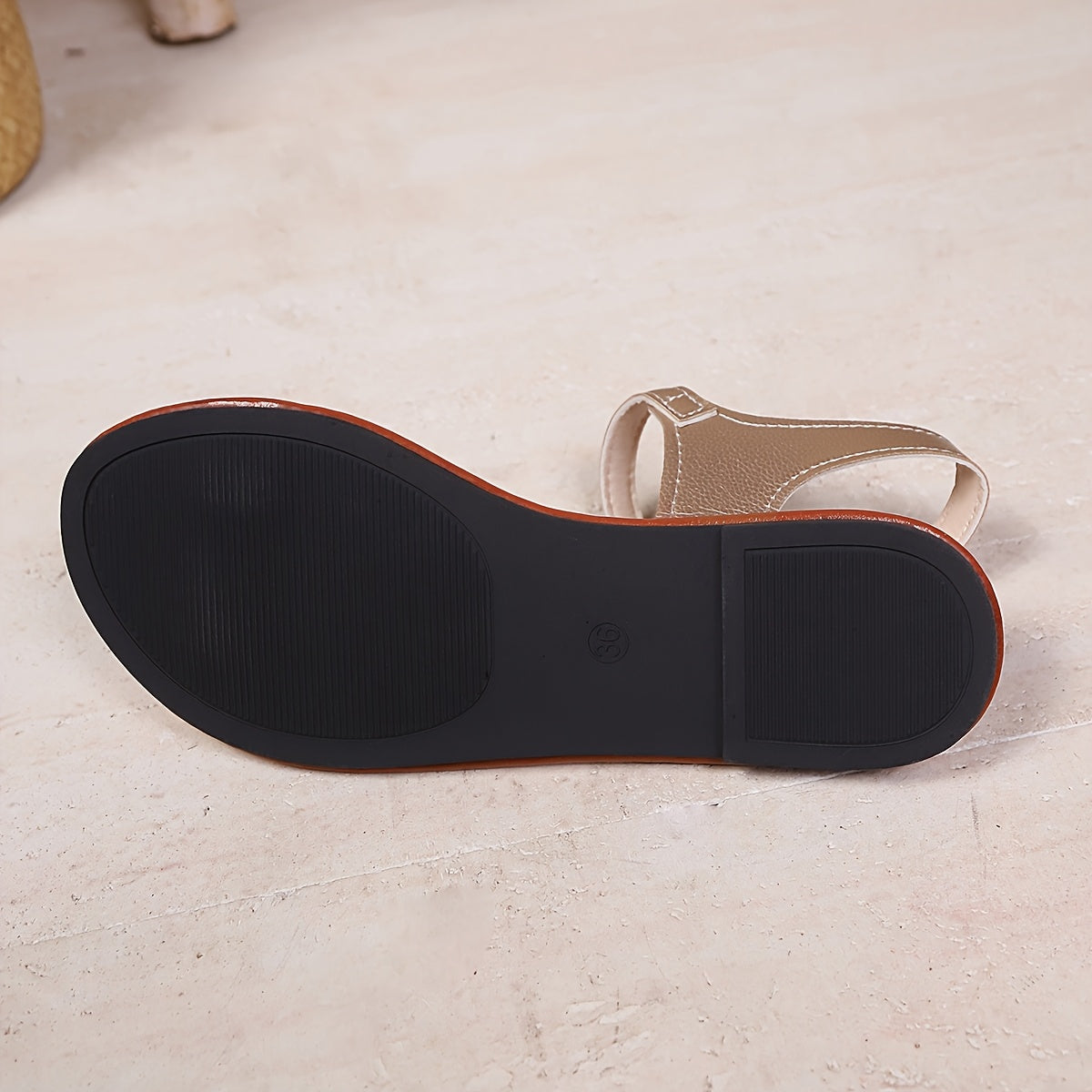 Freizeit-Ledersandalen mit flacher Sohle