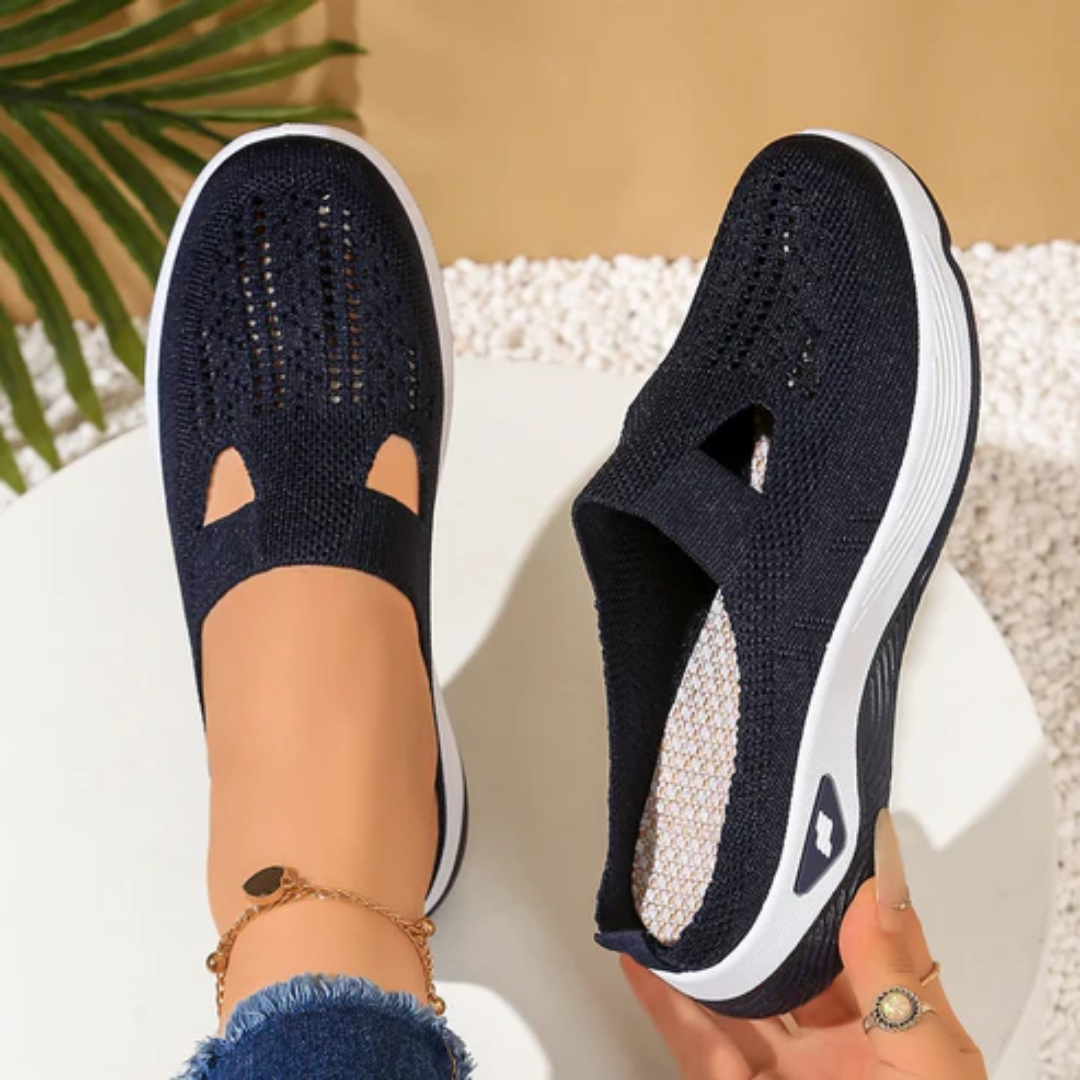 Atmungsaktive Slip-On-Sneaker mit offenem Strickmuster