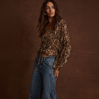 Stylish Leopard Print Long Sleeve Blouse with Ruffle Accents for Timeless Appeal