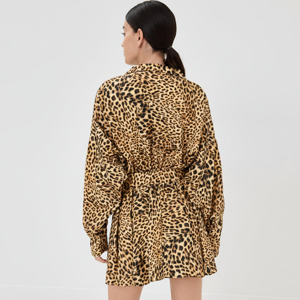 Super Oversized ausgestelltes Mini-Kleid mit Geparden-Patch