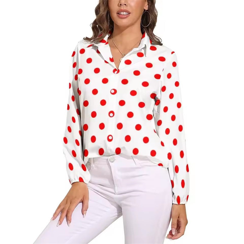 Klassische schwarz-weiße Vintage-Bluse mit Polka-Dots
