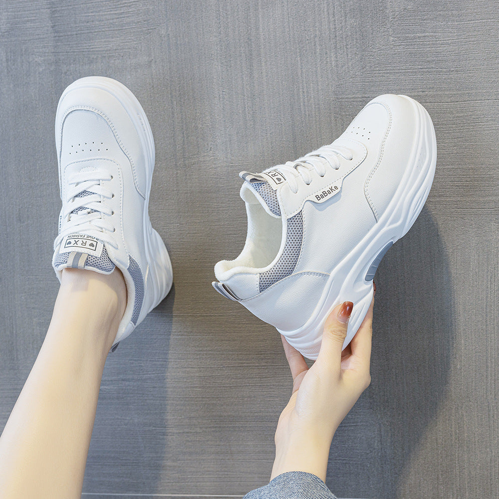 Klobige Sneaker mit dicker Sohle