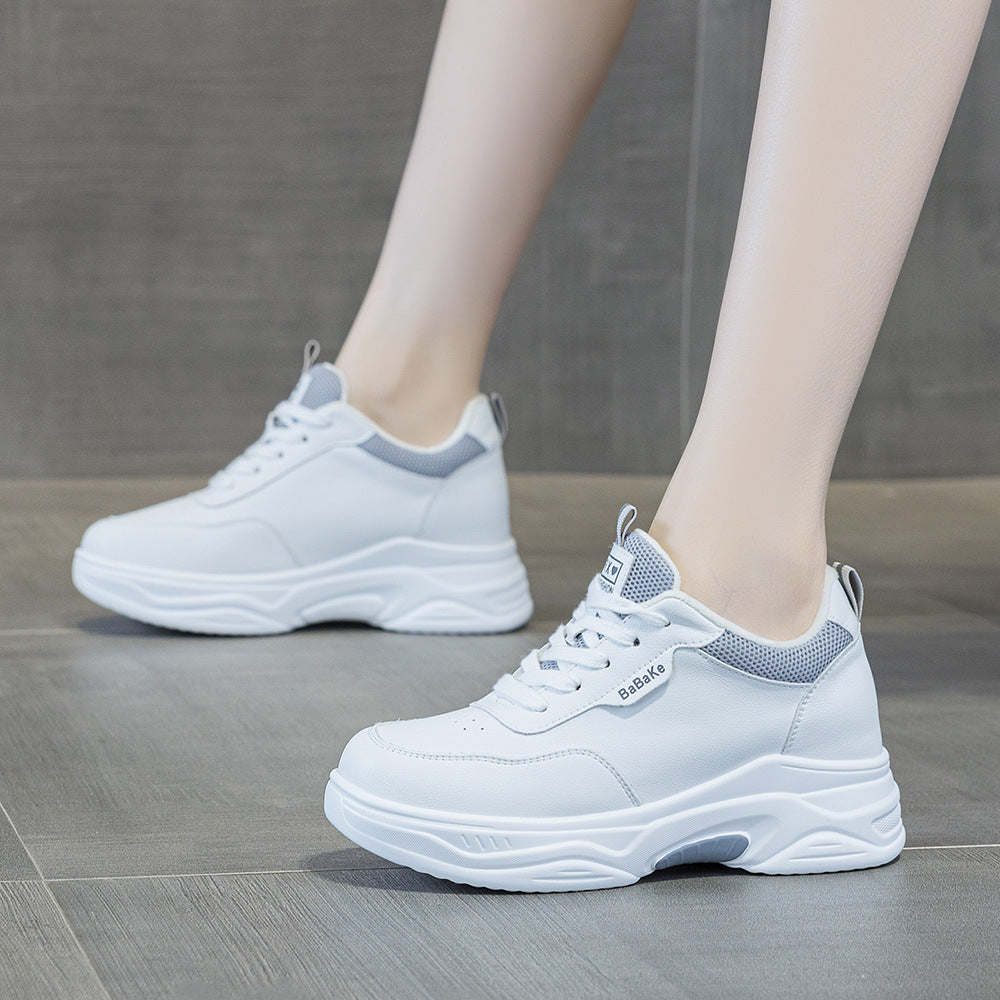 Klobige Sneaker mit dicker Sohle
