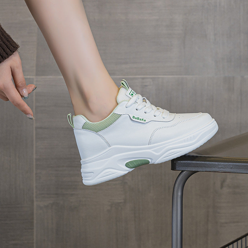 Klobige Sneaker mit dicker Sohle