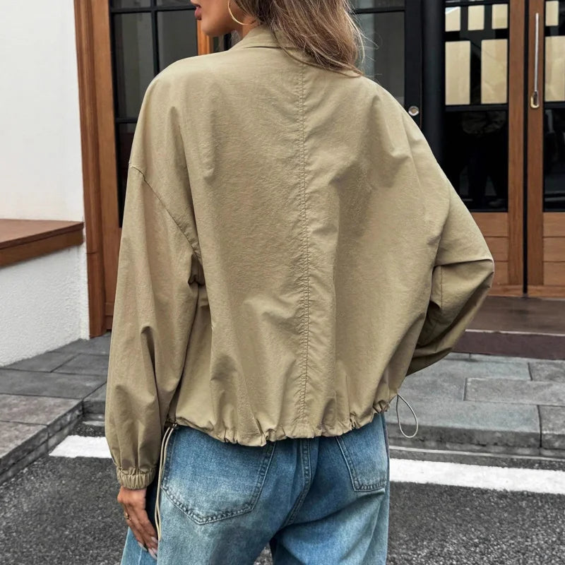 Moderner Freizeit-Windbreaker für sportliche und Streetwear-Looks