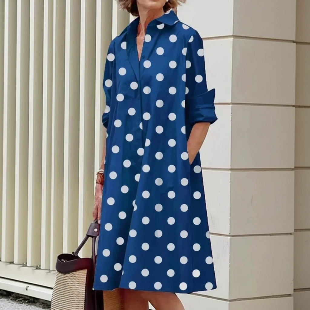 Elegantes Langarmkleid mit Polka-Dots und Knöpfen für zeitlosen Stil