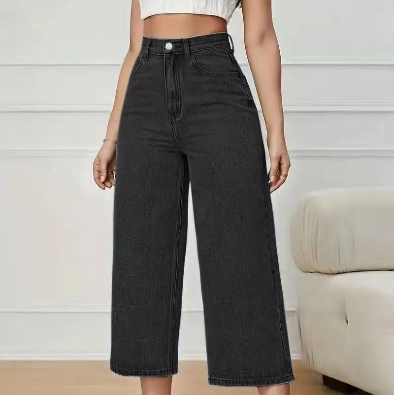 Hoch taillierte, schwarze, weite kurze Jeans