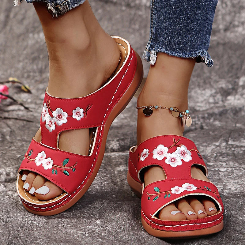 Bequeme Slip-On Keilsandalen