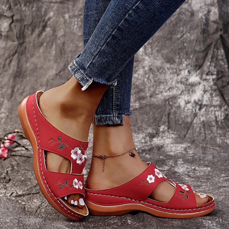 Bequeme Slip-On Keilsandalen
