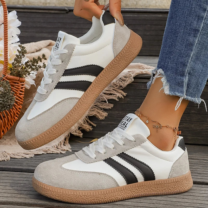 Leichte Plattform-Sportsneaker