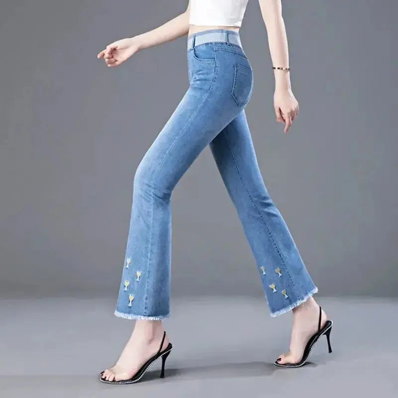 Büro-Lady ausgestellte Jeans mit Stickerei