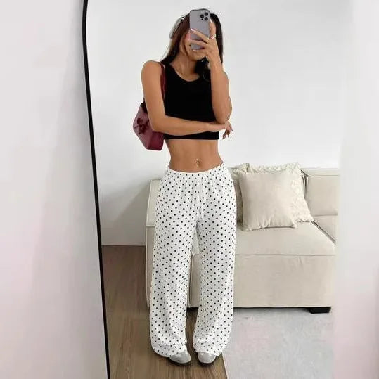 Elegante locker sitzende Polka-Dot-Hose für bequeme, schicke Looks