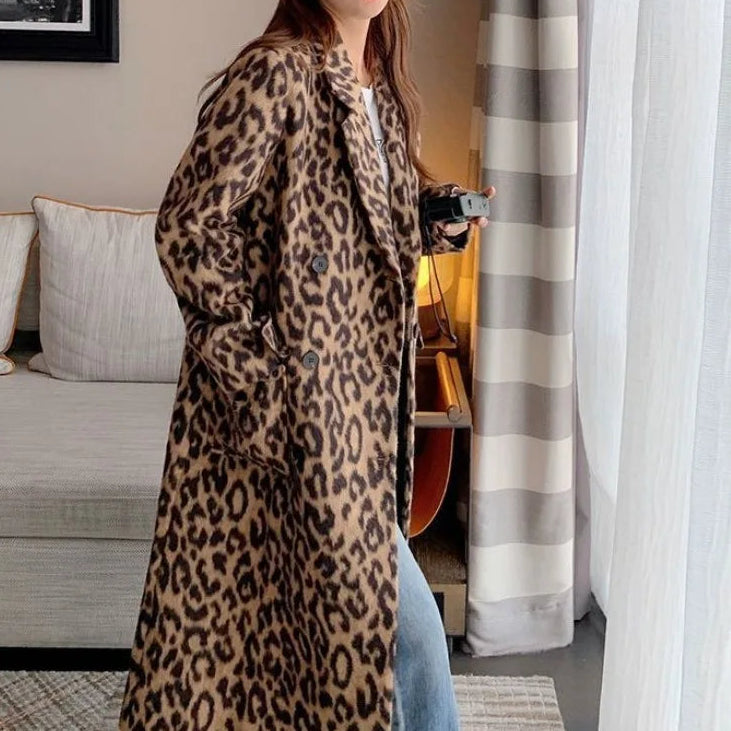 Elegant Leopard Print Overcoat for Women with Loose Fit Design
