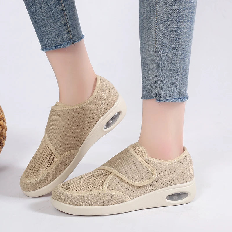 Atmungsaktive Mesh-Klettverschluss-Slipper