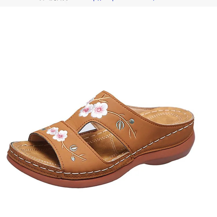 Bequeme Slip-On Keilsandalen