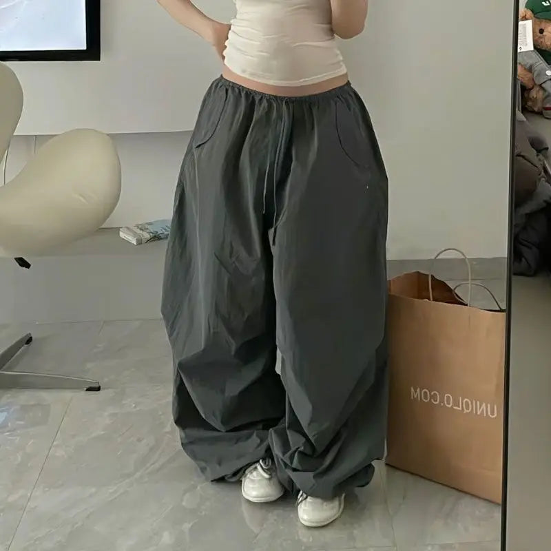 Freizeit-Parachute-Hose im Jogger-Stil