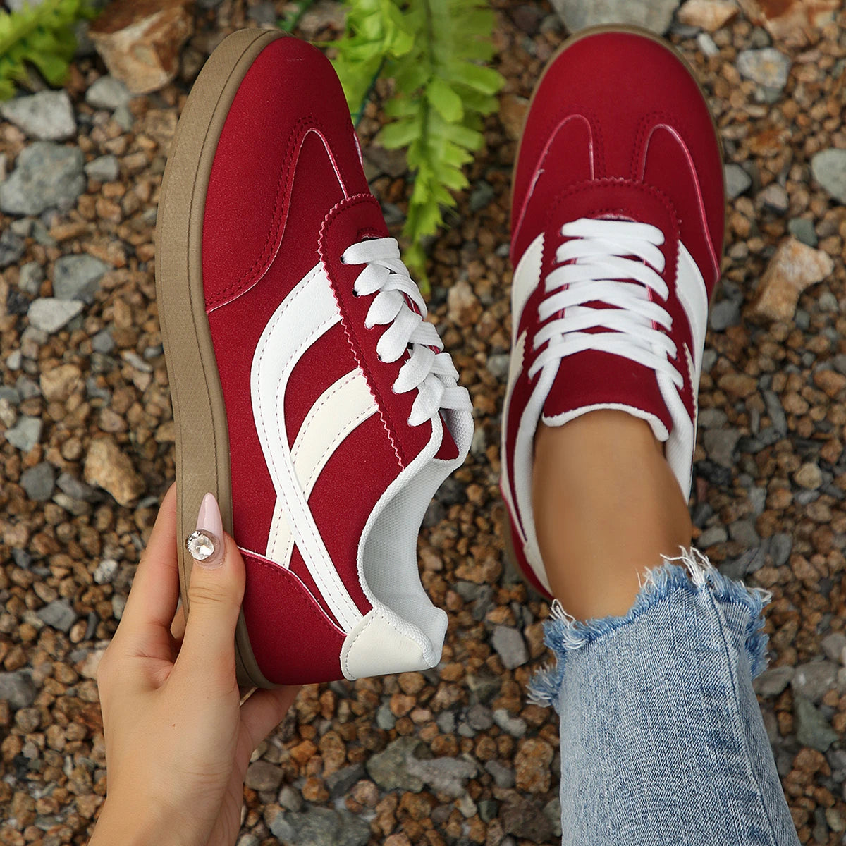 Bequeme Schnür-Tennissneaker