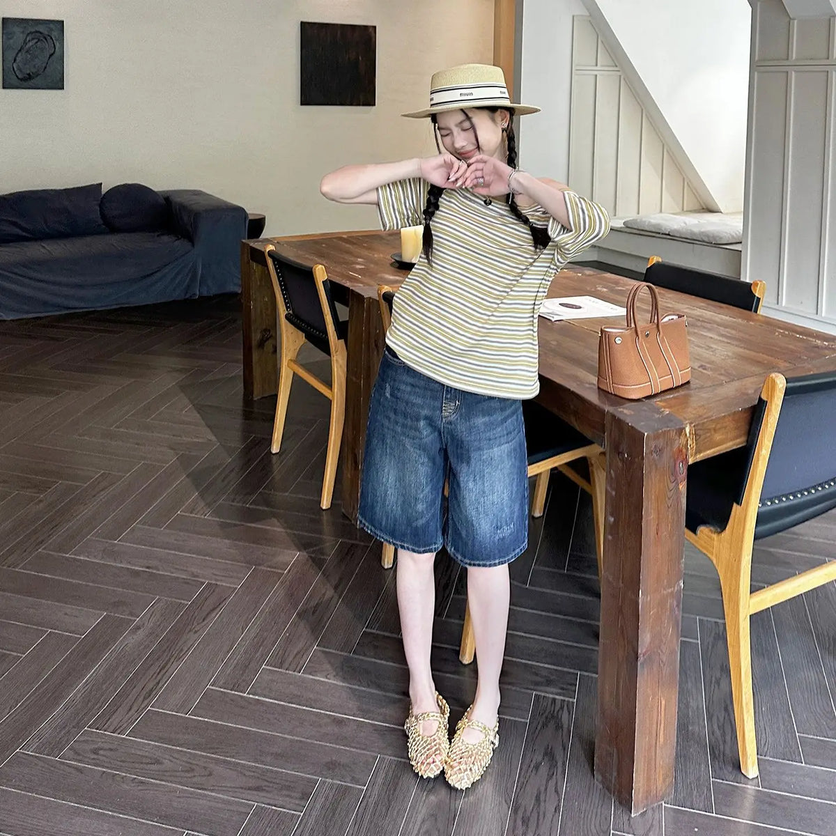 Hoch taillierte, lockere, vielseitige Mid-Shorts