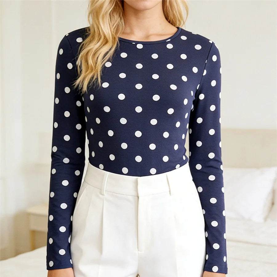 Modernes Slim-Fit-Top mit Punktmuster für Ausgehen und Streetstyle