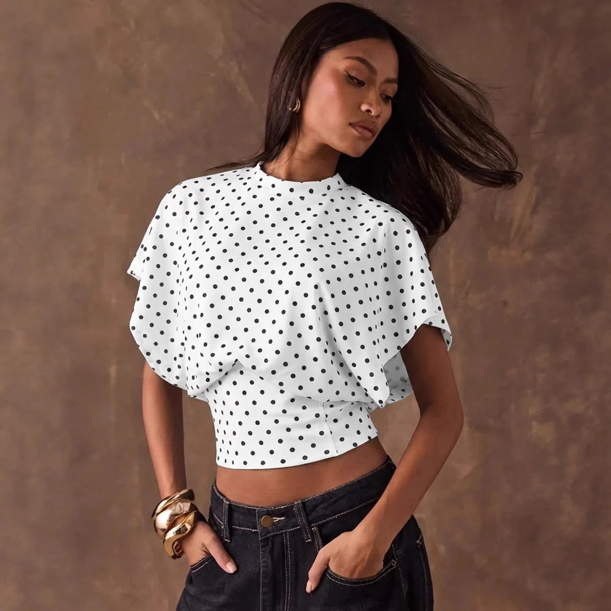 Elegantes Polka-Dot-Crop-Top mit Fledermausärmeln für femininen Stil