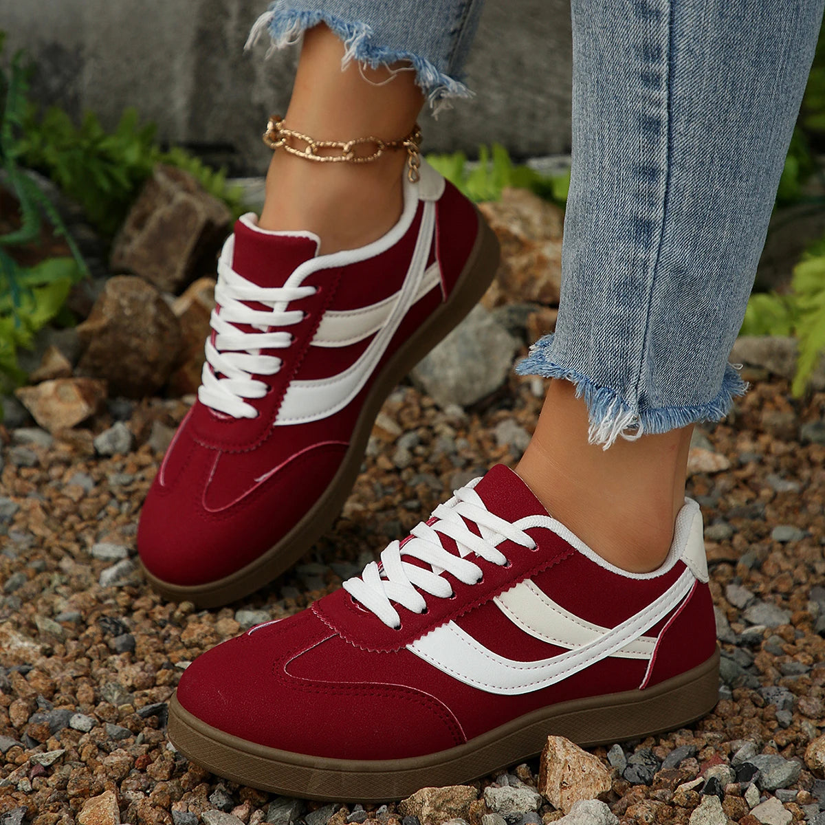 Bequeme Schnür-Tennissneaker