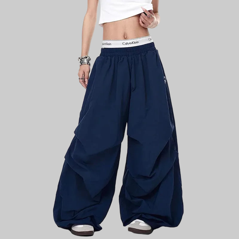 Weite, übergroße Parachute-Hose