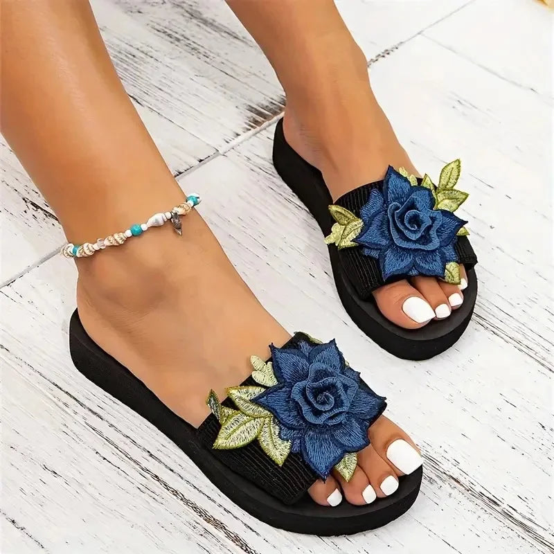 Florale Slip-On Sandalen