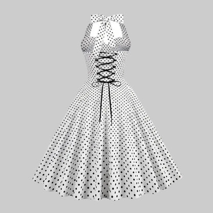 Elegantes Kleid mit hohem Bund und Polka-Dots für zeitlosen femininen Stil